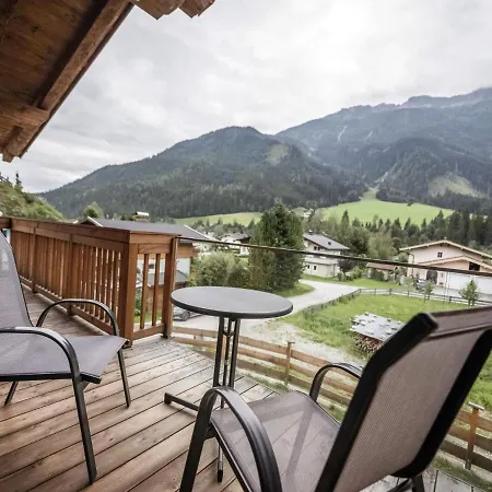 Amanda-elise Chalet