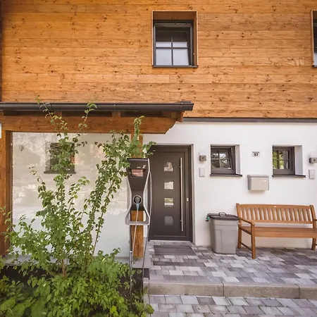 Amanda-elise Chalet *